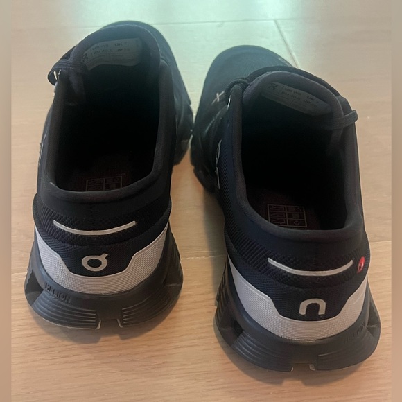 On Cloud X 4 Running Black Athletic Shoes - Picture 7 of 8